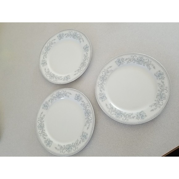 Set Of 3 MIKASA FINE CHINA DRESDEN ROSE 19009 JAPAN DINNERWARE SALAD PLATES - Picture 1 of 3